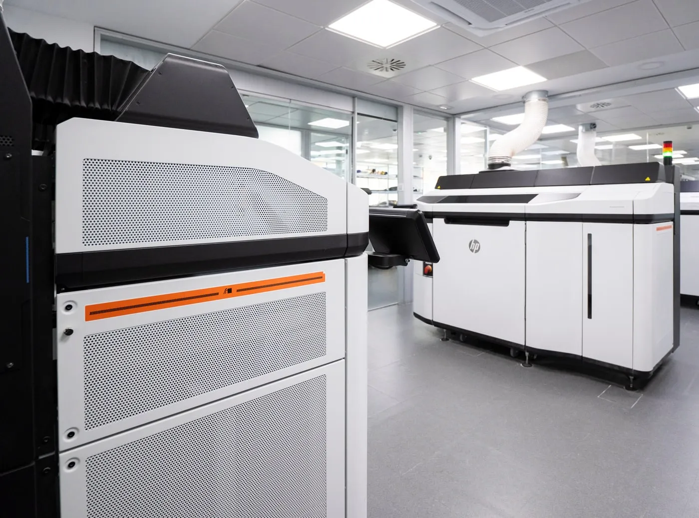 YouNext 3D printing laboratory with industrial printers