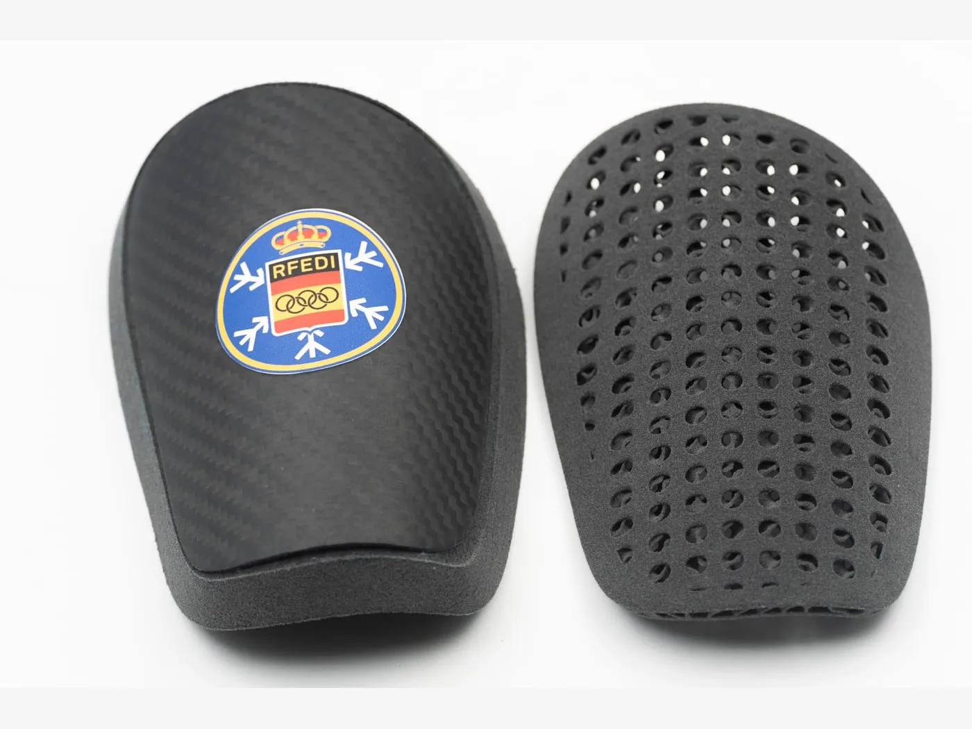 Protection construction: carbon outer shell and inner shock-absorbing lattice